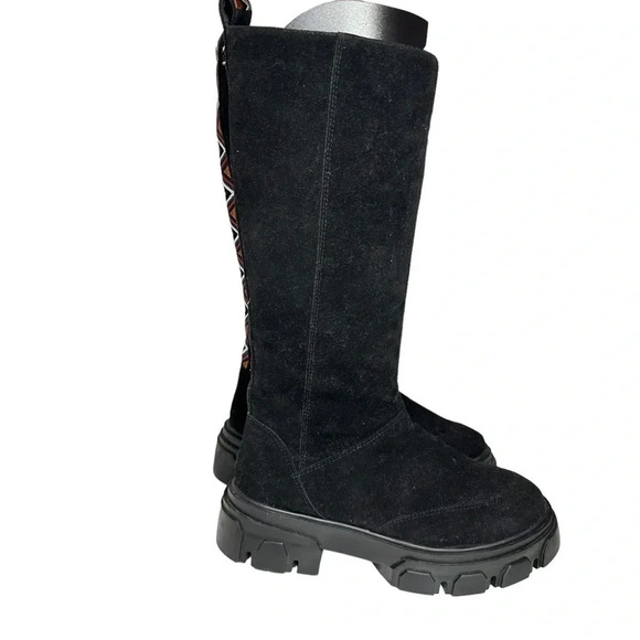 FARM Rio Embroidered Tall Faux Suede Lug Boot in Black  Sz: 10 - Picture 6 of 12